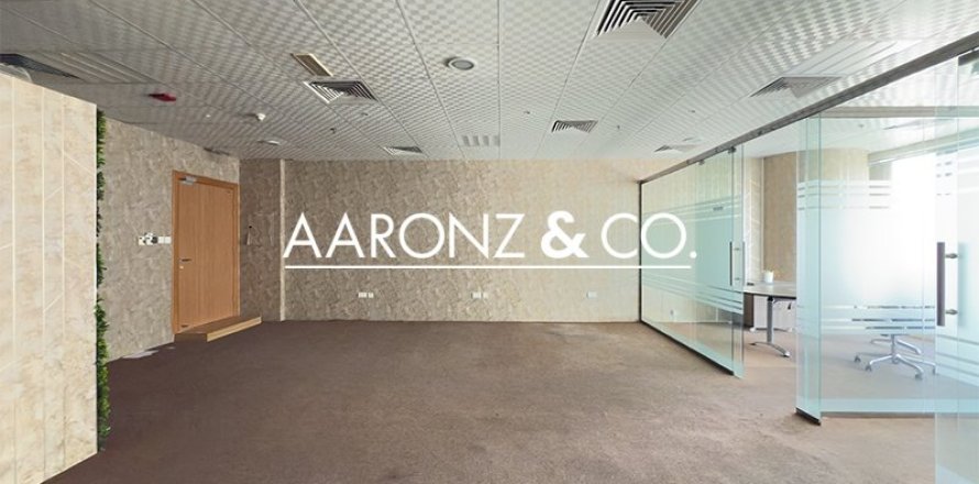 82m² Office in Business Bay, UAE No. 107020