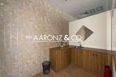 82m² Office in Business Bay, UAE No. 107020 10