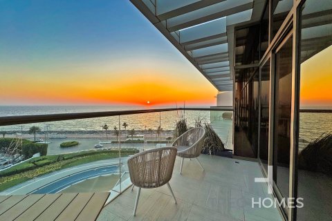 2 bedrooms Apartment in Palm Jumeirah, UAE No. 80229 1