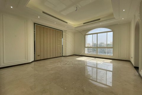 Villa de 8 dormitorios en Between Two Bridges, UAE No. 27436 21