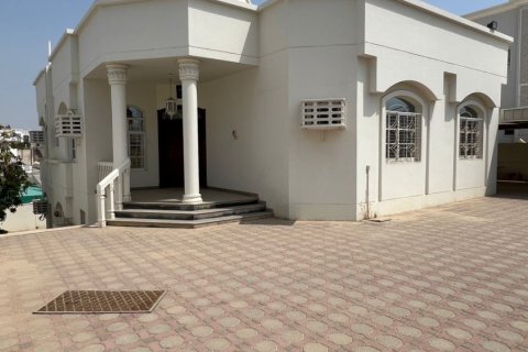 5 bedrooms Villa in Al Ansab, Oman No. 54833 1