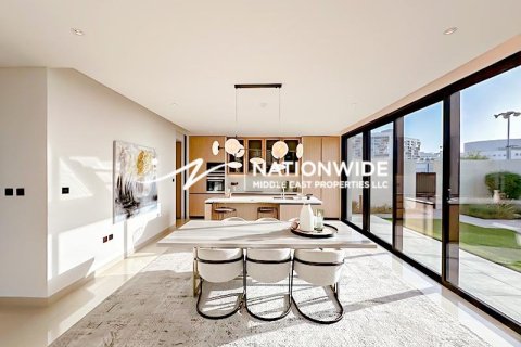 Villa de 4 chambres à Abu Dhabi, UAE No. 92192 15