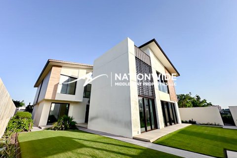 Villa de 4 chambres à Abu Dhabi, UAE No. 92192 2