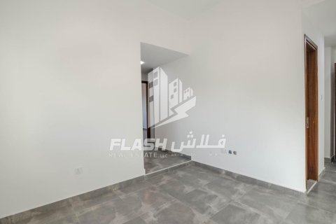 Edificio de 929m² en Al Qusaidat, UAE No. 8650 25