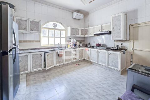 Villa de 5 dormitorios en Al Rawda, UAE No. 63846 6