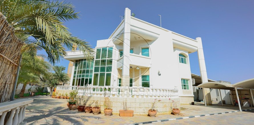10 bedrooms Villa in Khalifa City, UAE No. 90070