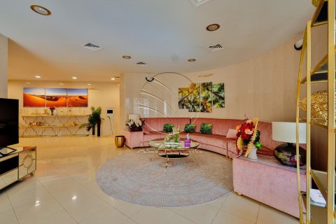 10 bedrooms Villa in Khalifa City, UAE No. 90070 5
