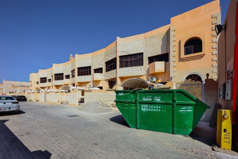 10 bedrooms Villa in Khalifa City, UAE No. 90070 4