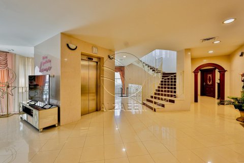 10 bedrooms Villa in Khalifa City, UAE No. 90070 10
