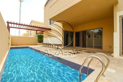 Villa de 4 dormitorios en Al Raha Gardens, UAE No. 90083 11