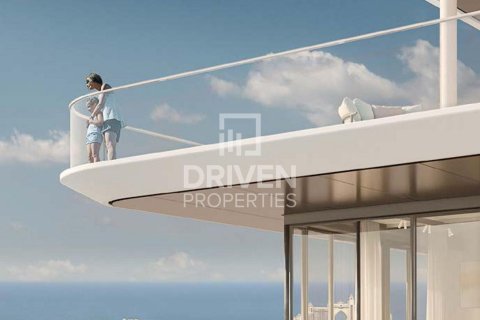 Apartment de 2 dormitorios en EMAAR Beachfront, UAE No. 84358 3