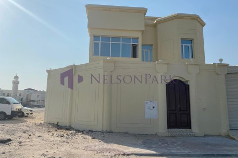 7 bedrooms Villa in Doha, Qatar No. 58058 1