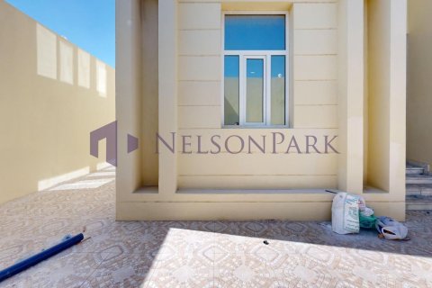 7 bedrooms Villa in Doha, Qatar No. 58058 5