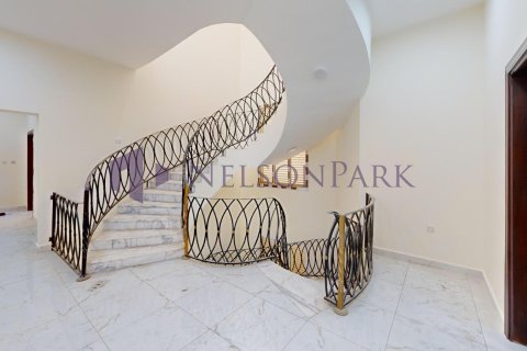 7 bedrooms Villa in Doha, Qatar No. 58058 16