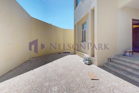 7 bedrooms Villa in Doha, Qatar No. 58058 17