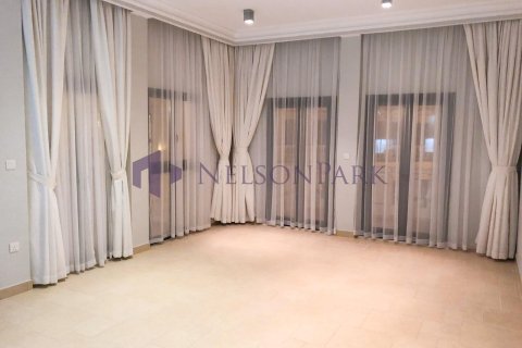 3 bedrooms Apartment in Doha, Qatar No. 58061 8