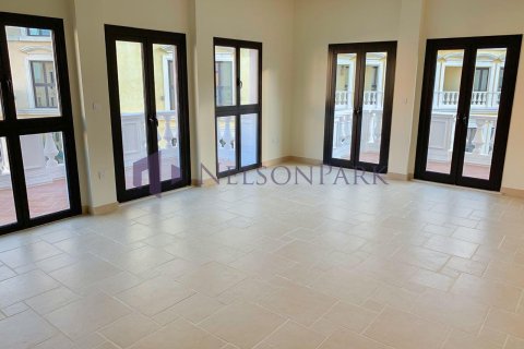 3 bedrooms Apartment in Doha, Qatar No. 58061 1