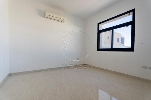 Villa de 5 chambres à Abu Dhabi, UAE No. 91401 13