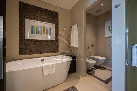 Apartment de 2 dormitorios en The Marina, UAE No. 91404 3