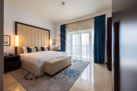 Apartment de 2 dormitorios en The Marina, UAE No. 91404 9