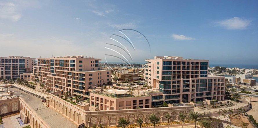 Apartment de 2 dormitorios en The Marina, UAE No. 91404