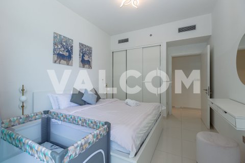 Квартира с 3 спальнями в EMAAR Beachfront, ОАЭ №9251 6