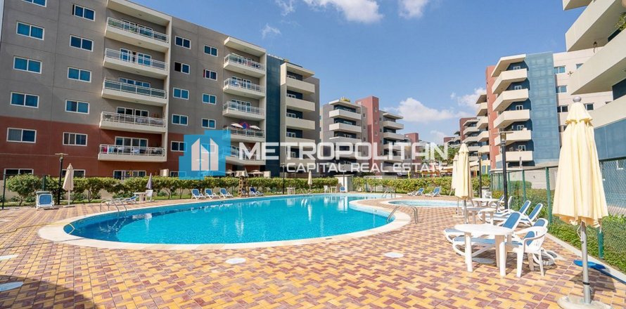 Apartment de 2 dormitorios en Al Reef, UAE No. 88432