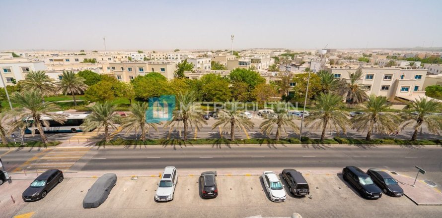 Apartment de 2 dormitorios en Al Reef, UAE No. 88433