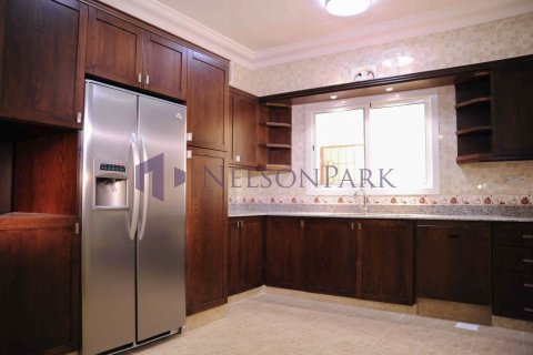4 bedrooms Villa in Doha, Qatar No. 60935 10