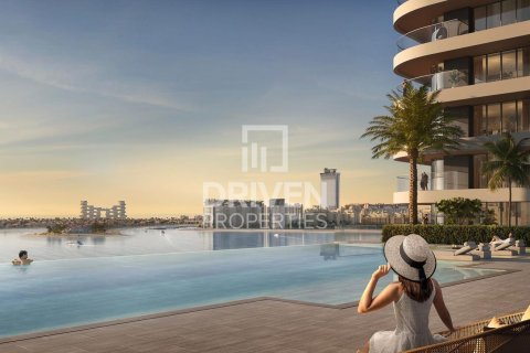 Apartment de 2 dormitorios en EMAAR Beachfront, UAE No. 84155 5