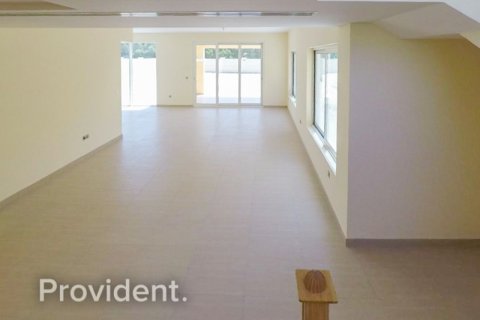 Villa de 4 dormitorios en Jumeirah Park, UAE No. 2145 9