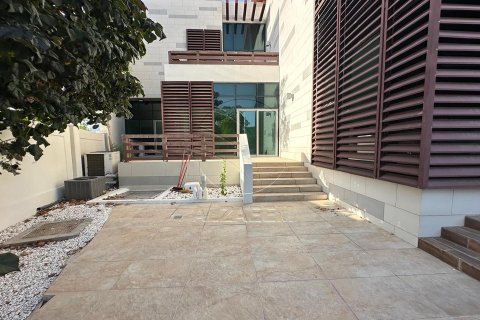 Villa de 6 dormitorios en Al Maqtaa, UAE No. 27801 3
