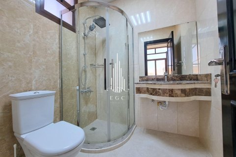 Villa de 5 dormitorios en Khalifa City, UAE No. 22619 30