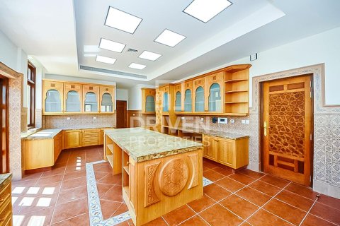 6 غرفة نوم  فيلا في Jumeirah 3, الإمارات العربية المتحدة رقم 31866 11