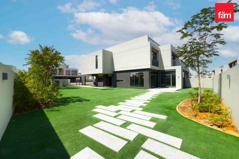 Villa de 4 dormitorios en Dubai, UAE No. 88848 2