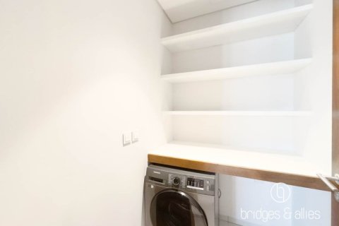 Apartment de 3 dormitorios en The Hills, UAE No. 102428 24