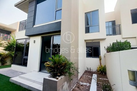 Villa de 4 dormitorios en Dubai Hills Estate, UAE No. 102408 6