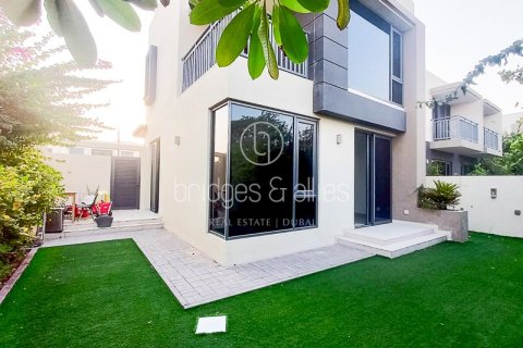 Villa de 4 dormitorios en Dubai Hills Estate, UAE No. 102408 7