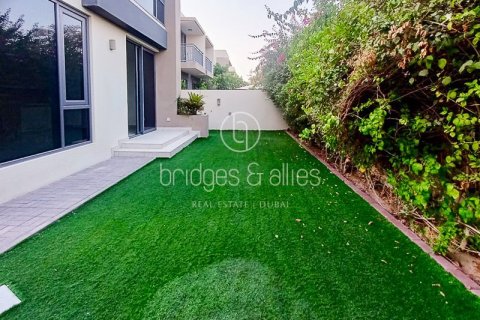 Villa de 4 dormitorios en Dubai Hills Estate, UAE No. 102408 9