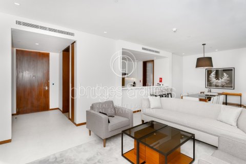 Apartment de 2 dormitorios en The Hills, UAE No. 102409 4