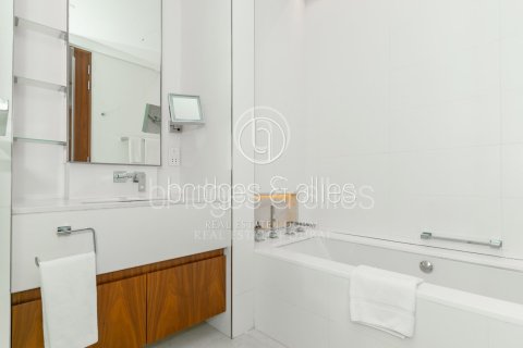 Apartment de 2 dormitorios en The Hills, UAE No. 102409 26