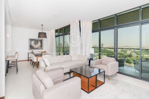 Apartment de 2 dormitorios en The Hills, UAE No. 102409 3