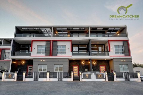 Villa de 3 dormitorios en Al Hamra Village, UAE No. 75306 2