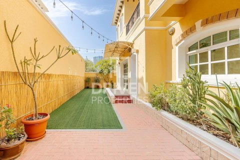 Villa de 3 chambres à Dubai Sports City, UAE No. 84277 19