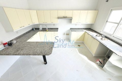 Вилла с 4 спальнями в Умм-Сукейм, ОАЭ №104971 17