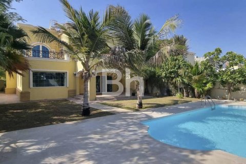 4 bedrooms Villa in Jumeirah Park, UAE No. 68733 1