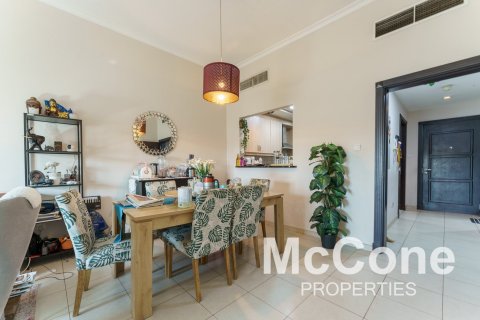Apartment de 2 dormitorios en Dubai, UAE No. 74722 3