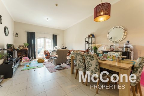 Apartment de 2 dormitorios en Dubai, UAE No. 74722 1