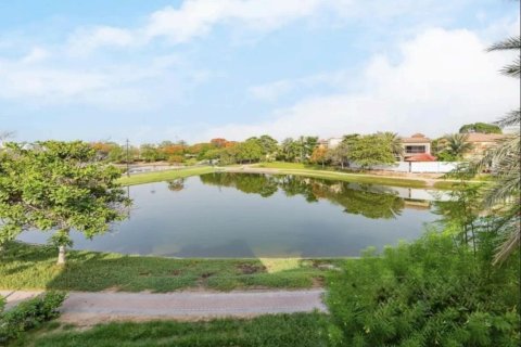 Villa de 4 chambres à Jumeirah Islands, UAE No. 89726 3