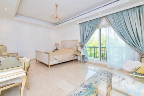 Villa de 4 chambres à Jumeirah Islands, UAE No. 89726 8
